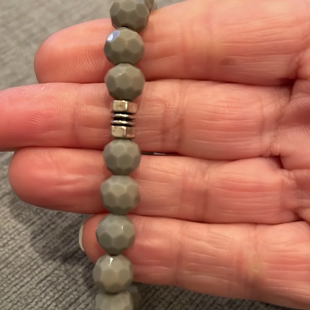 Gray Faceted Crystal Stretch Bracelet w/ Silver Accent Beads – Handmade Unisex